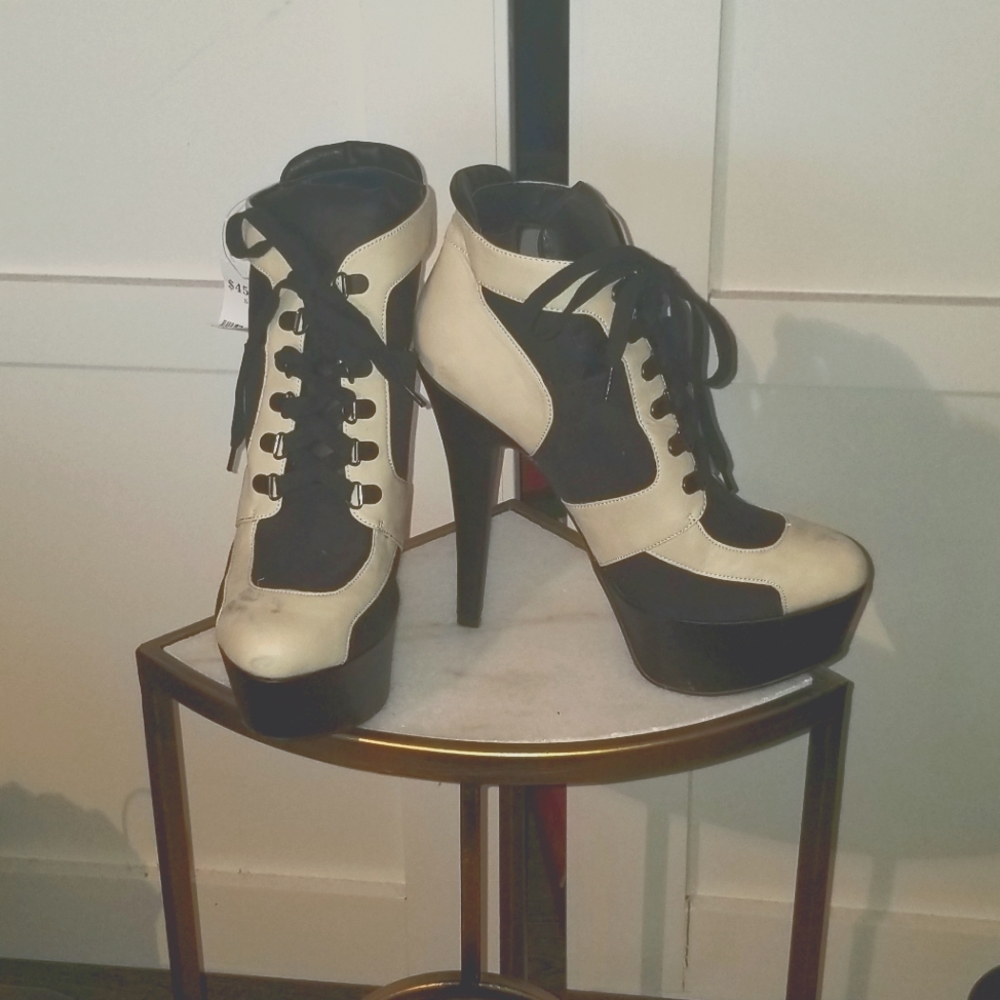 Qupid sz12 Stiletto Sneakers